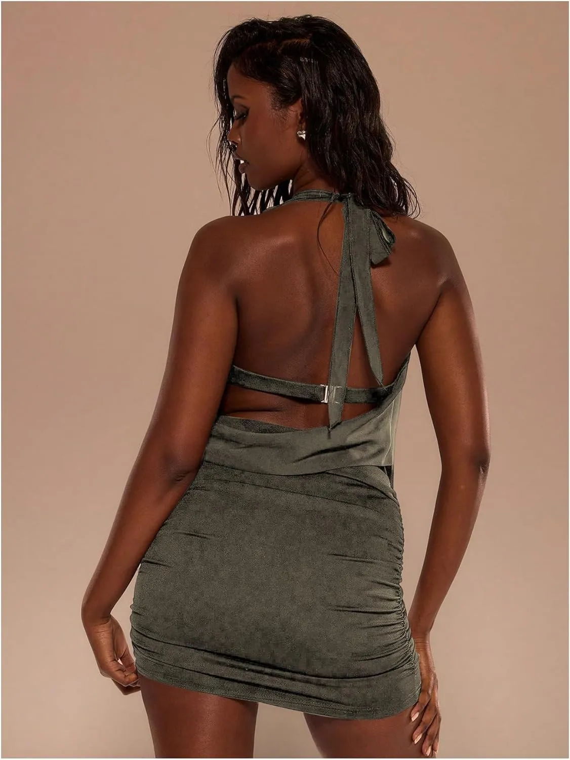 Verdusa Women's Sexy Backless Halter Ruched Crop Tops Drape Cut Out Going Out Tops with Bandeau Bra